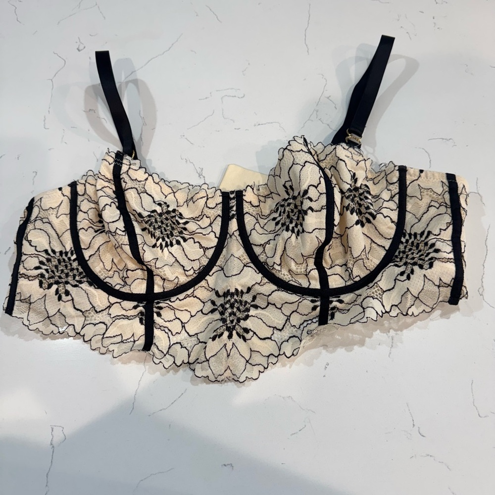 Aerie Black and Cream Floral Lace Bralette